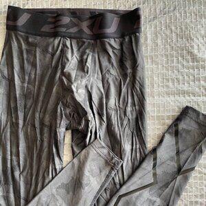 2XU compression workout tights size M